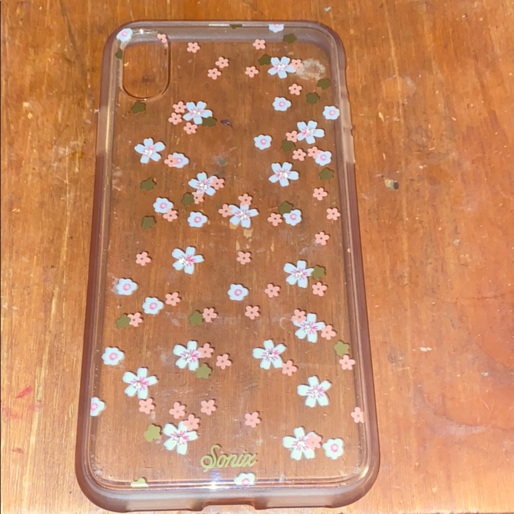 a clear and white iphone xs max case